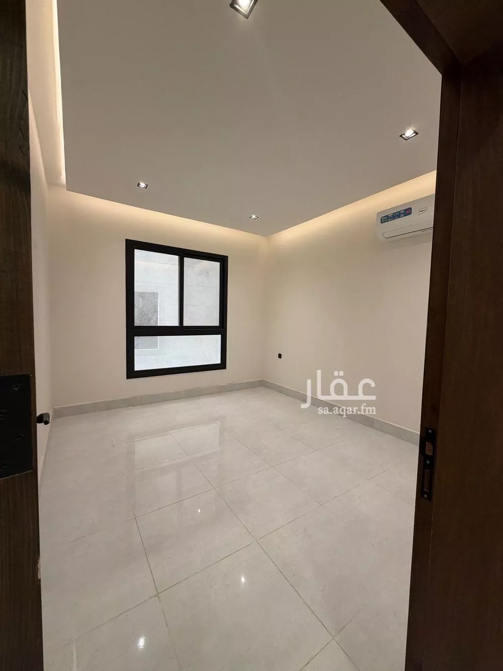 شقة 3 غرف في الحمرا 4