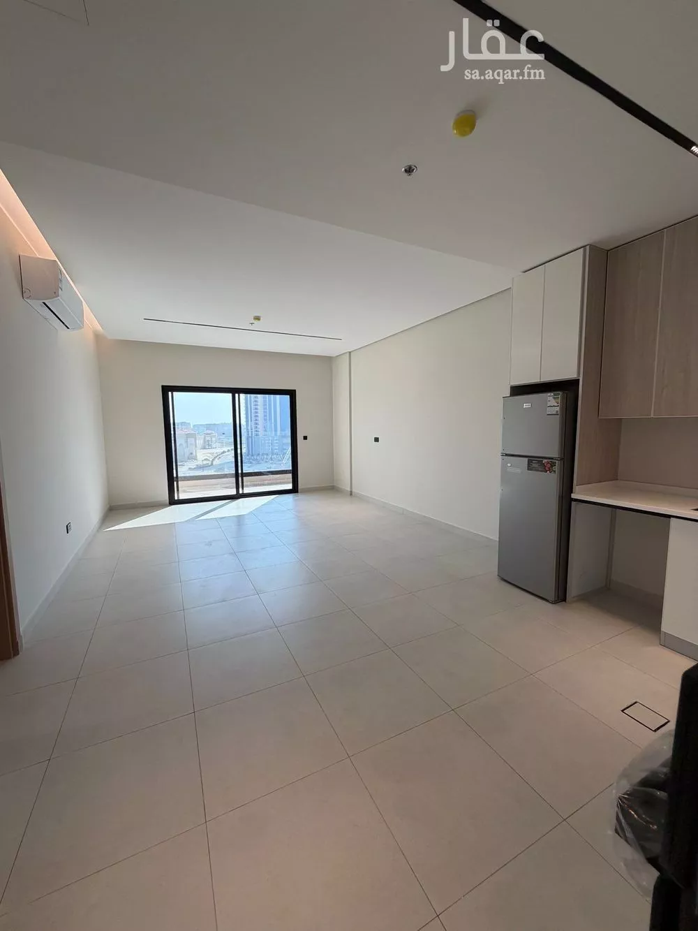 شقة 3 غرف في الحمرا 4