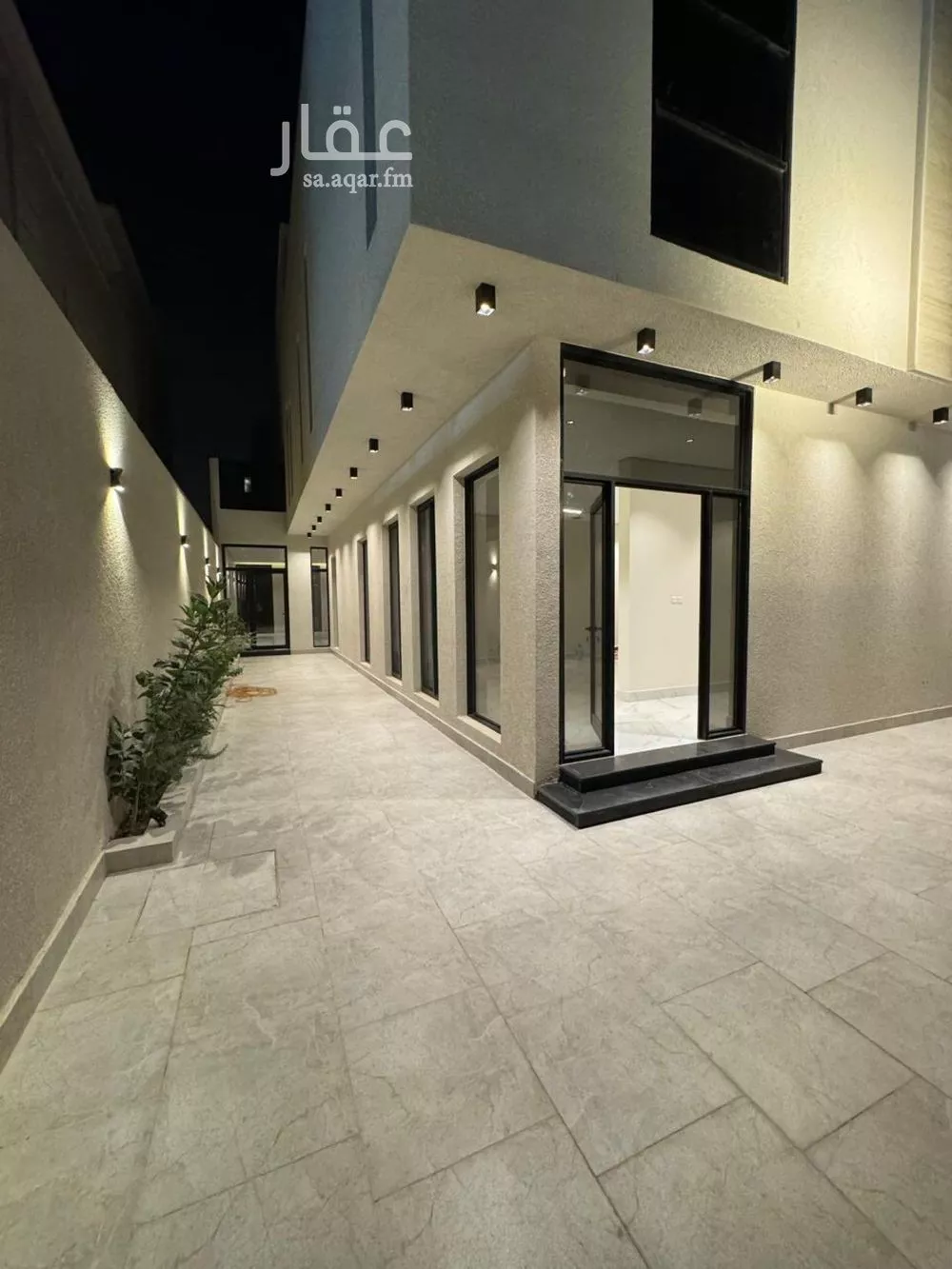 فيلا 4 غرف في العارض 5