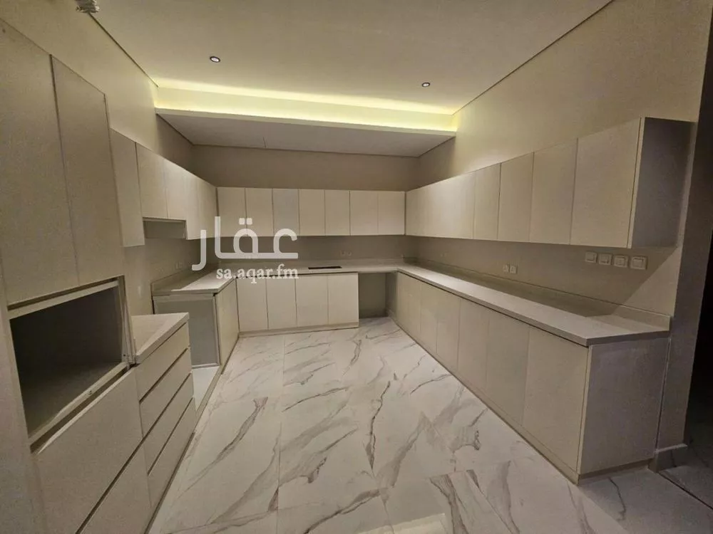 فيلا 4 غرف في العارض 4