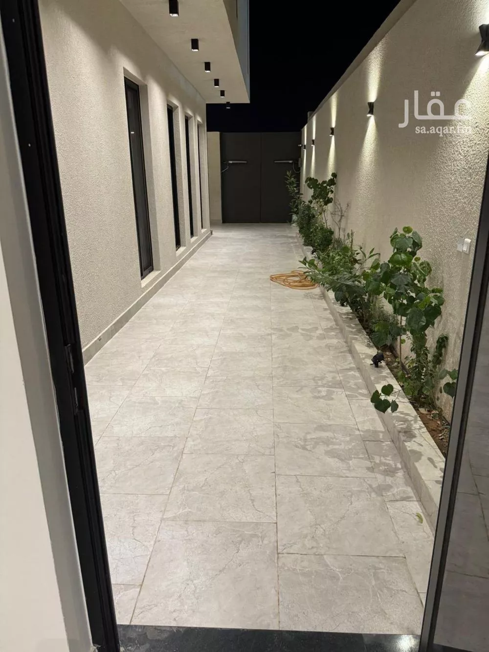 فيلا 4 غرف في العارض 3