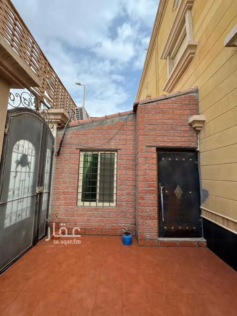 فيلا 6 غرف في ضاحية الملك فهد 2