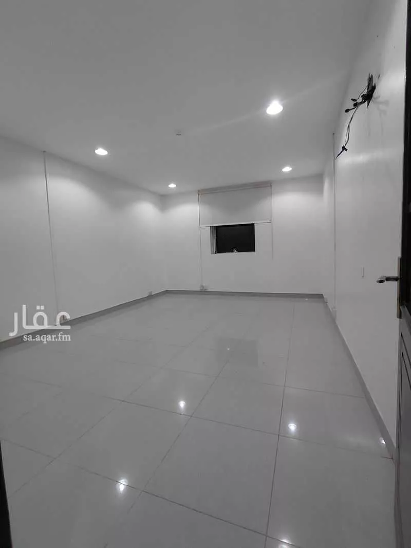 مكتب 90 م² في الحمراء 2