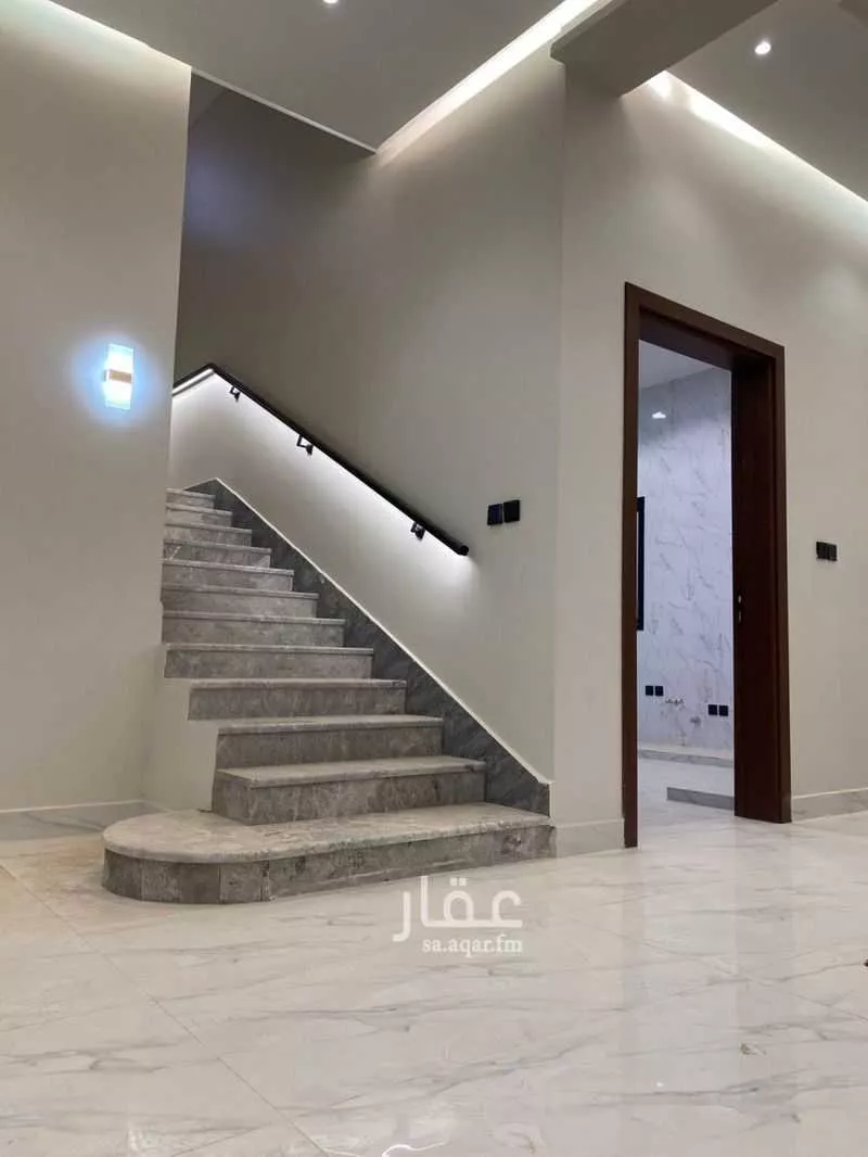 5 bedroom villa in Al Janadriyah 2