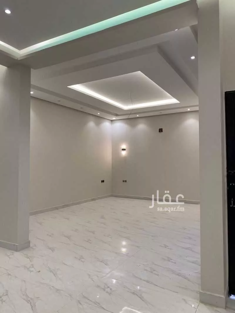 5 bedroom villa in Al Janadriyah 4