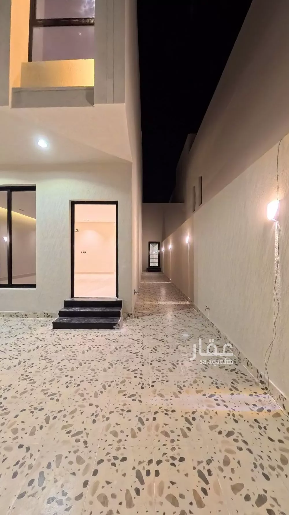 فيلا 12 غرف في الأمواج 5