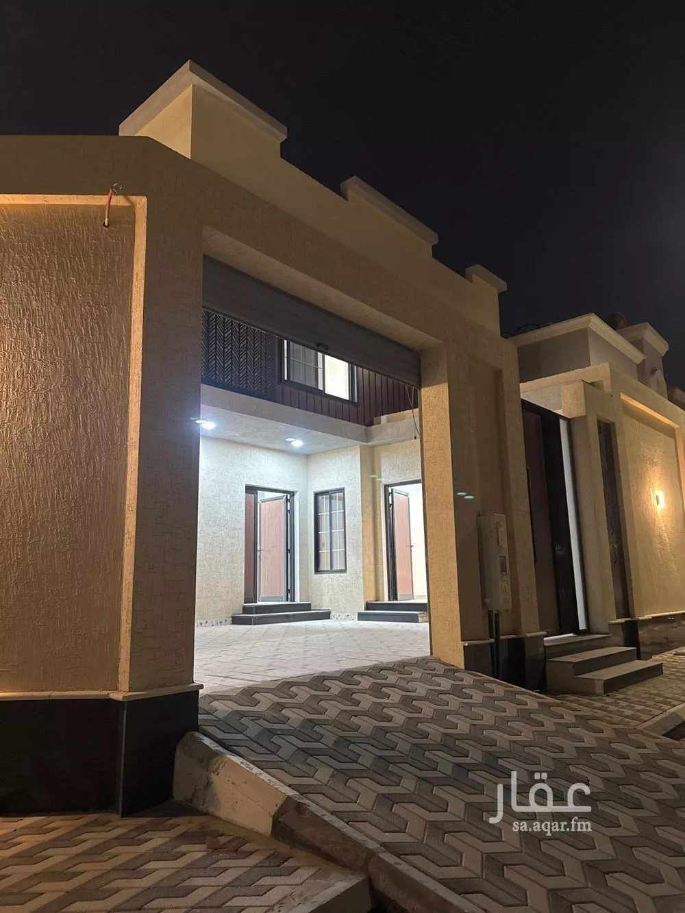 8 bedroom villa in Dahiat King Fahd 4