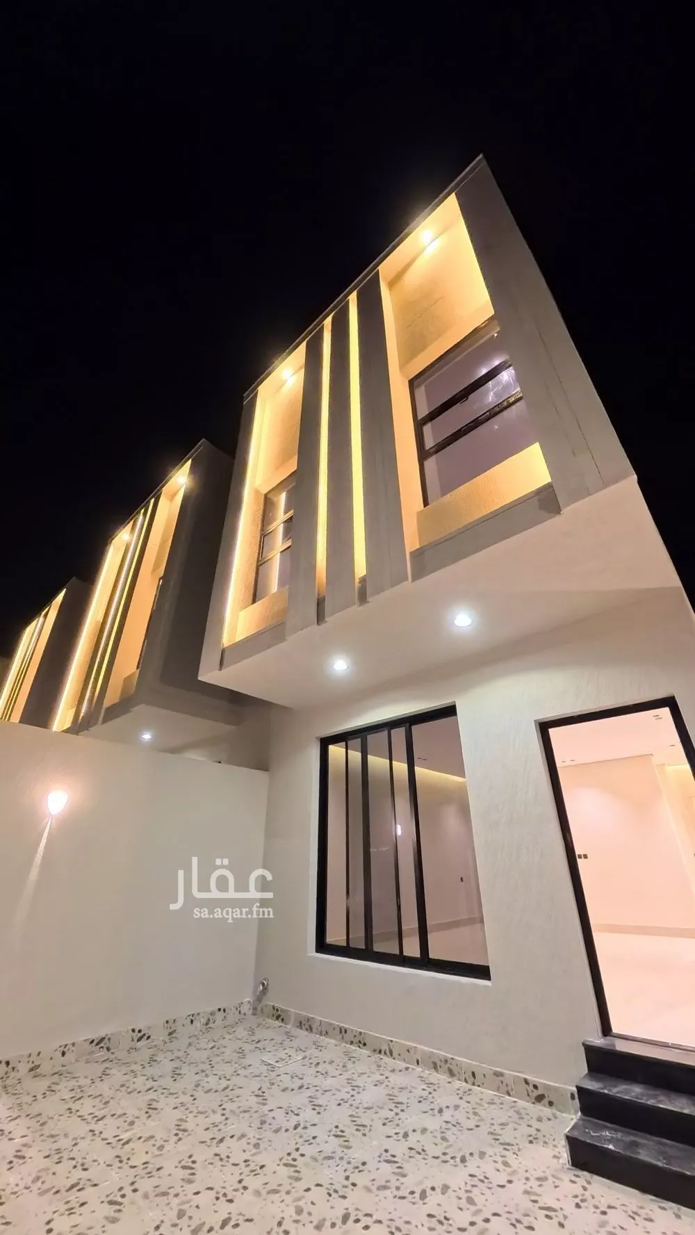 فيلا 12 غرف في الأمواج 4