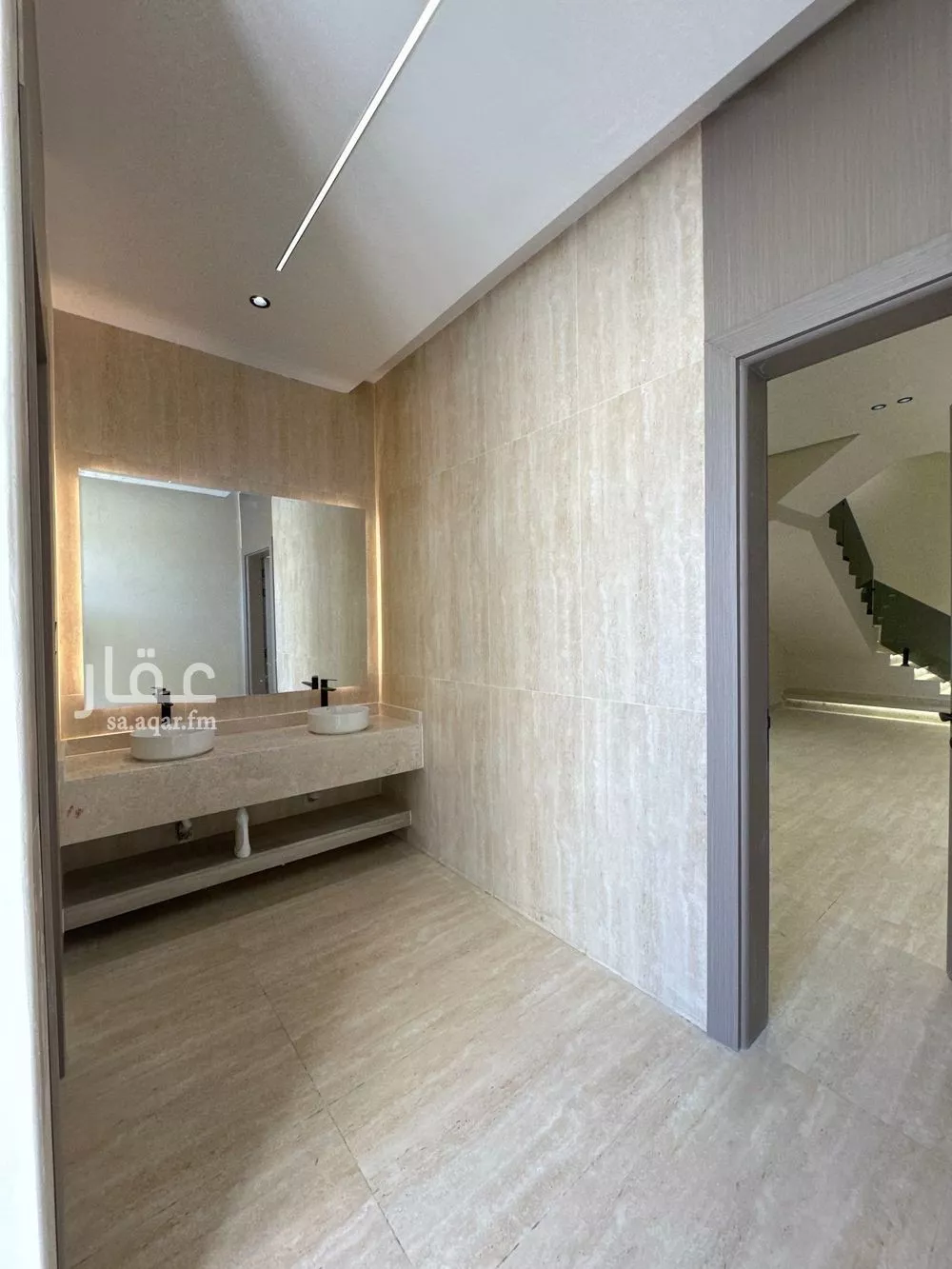 فيلا 7 غرف في ضاحية الملك فهد 5