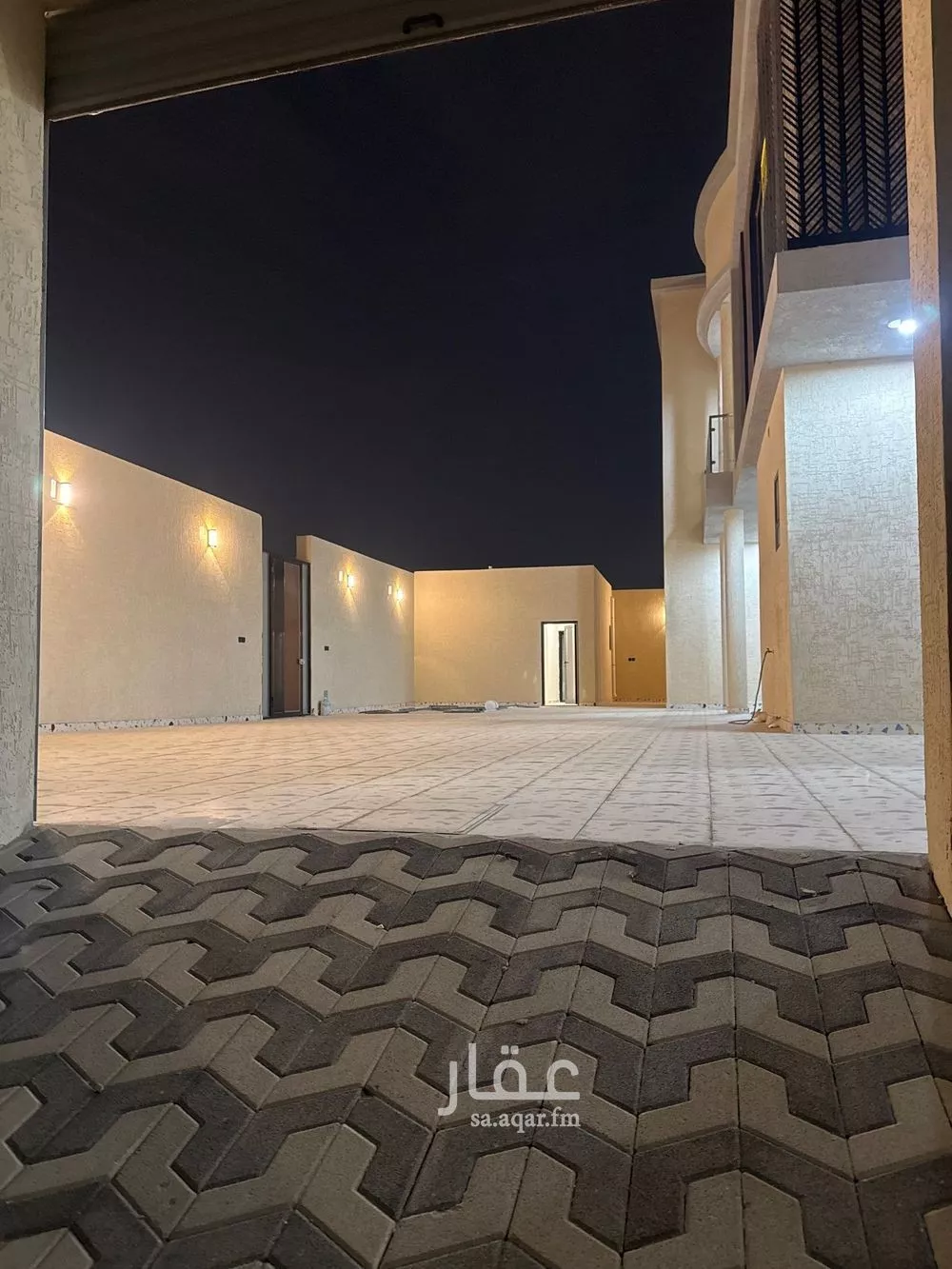 8 bedroom villa in Dahiat King Fahd 5