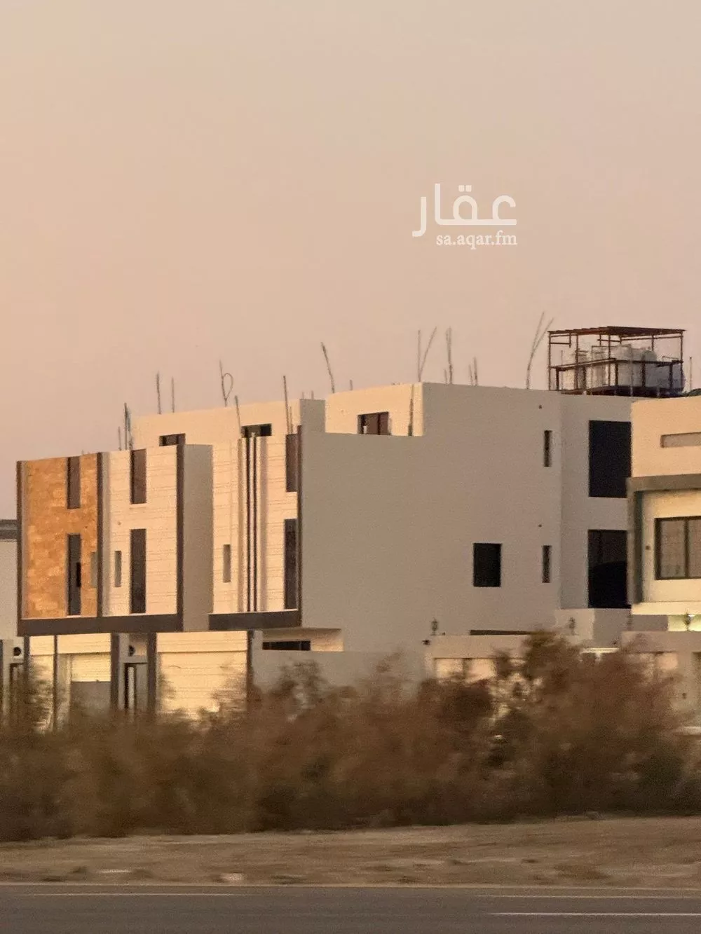 فيلا 7 غرف في ضاحية الملك فهد 4