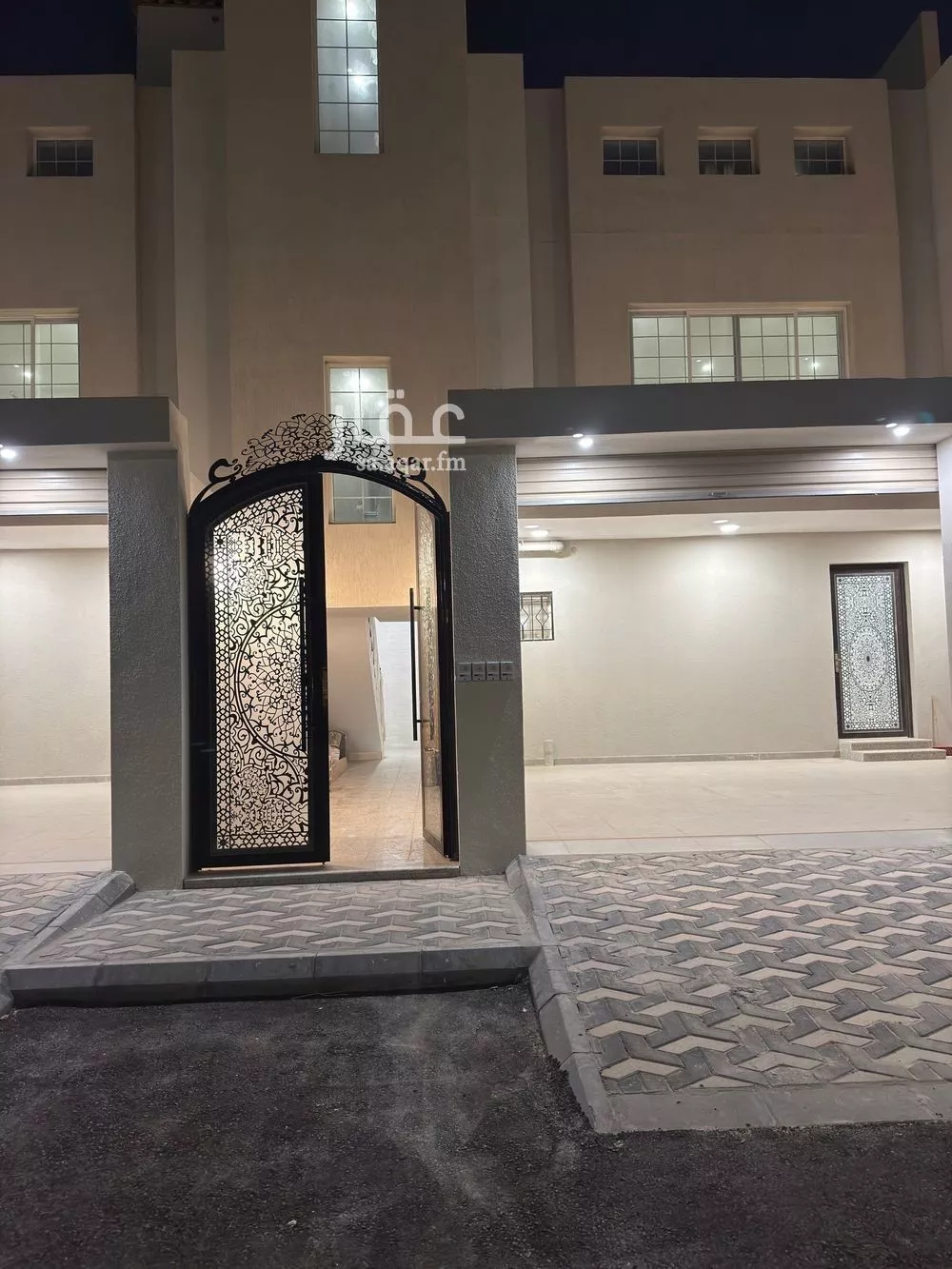 500 sqm building in Dahiat King Fahd 4