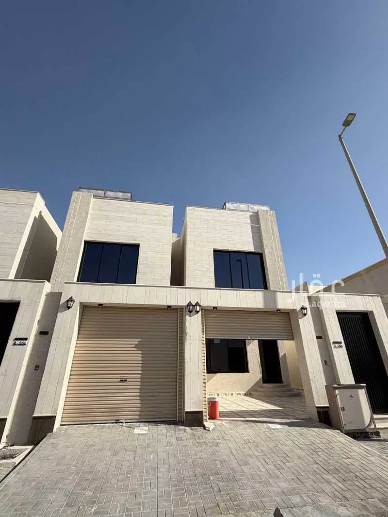 فيلا 7 غرف في الامواج 1