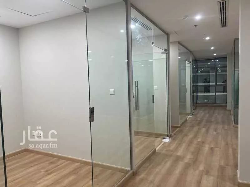 مكتب 50 م² في العليا 5