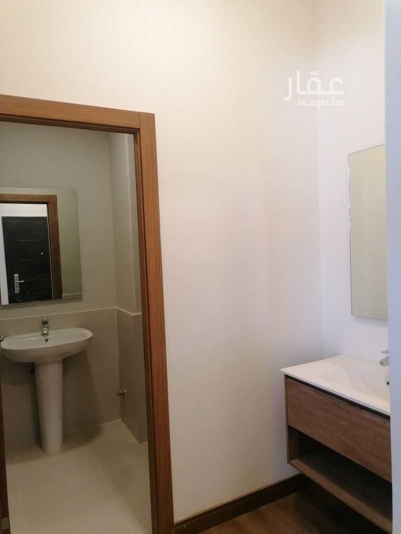 5 bedroom villa in Khuzam, Riyadh 16