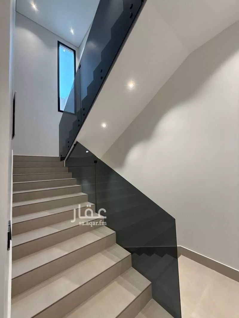 فيلا 5 غرف في الملقا 3