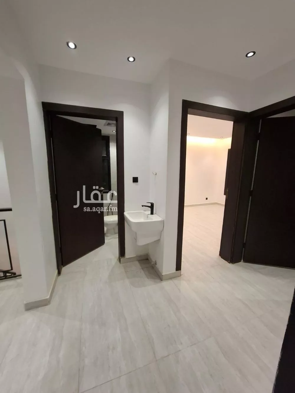 4 bedroom floor in Al Janadriyah 5