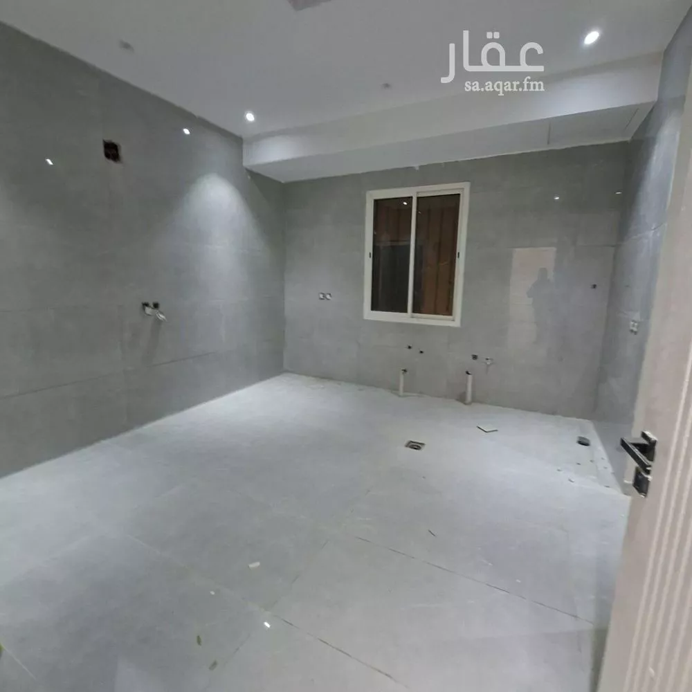 5 bedroom floor in Al Janadriyah 5