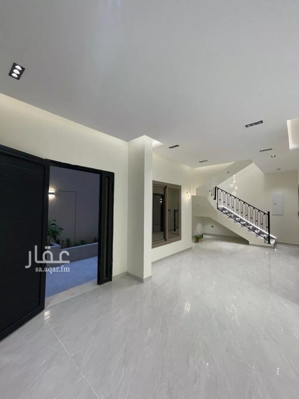 فيلا 4 غرف في الرمال 5