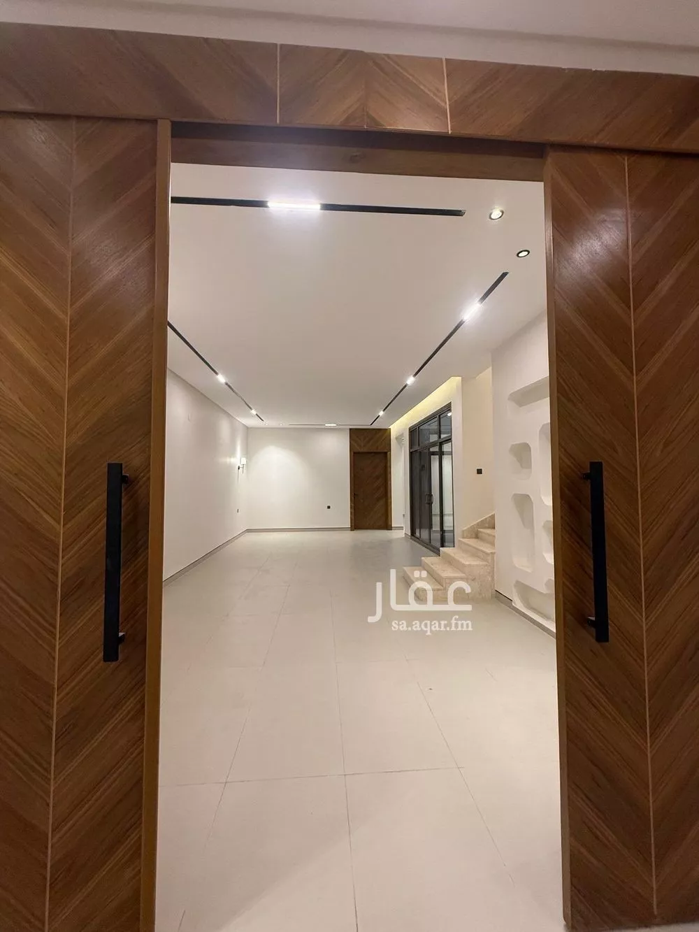 فيلا 6 غرف في المهدية 5