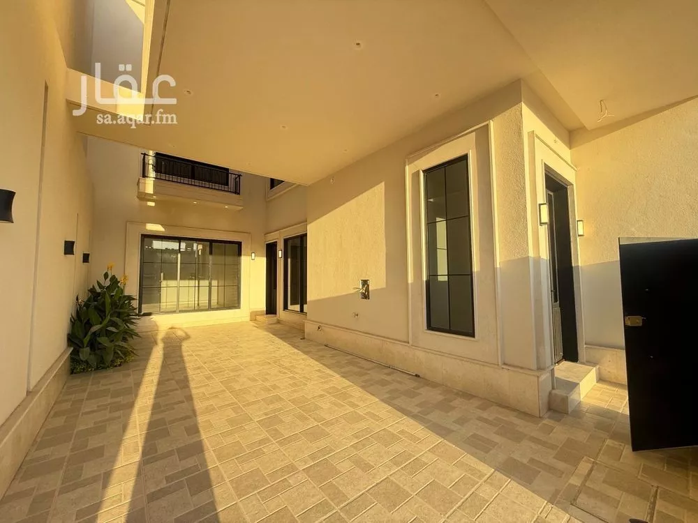 5 bedroom villa in Al Mahdiyyah 4