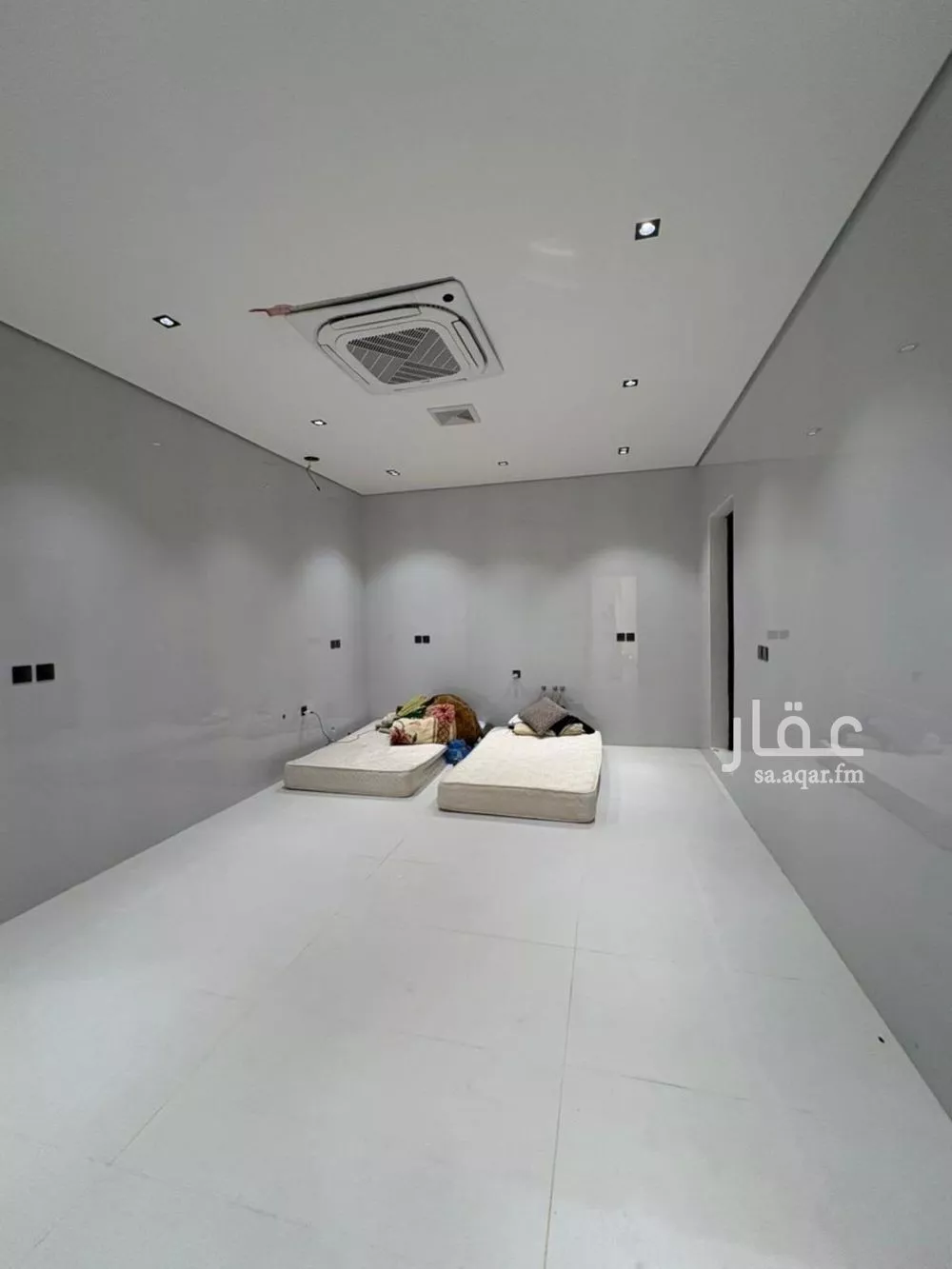 فيلا 6 غرف في المهدية 5