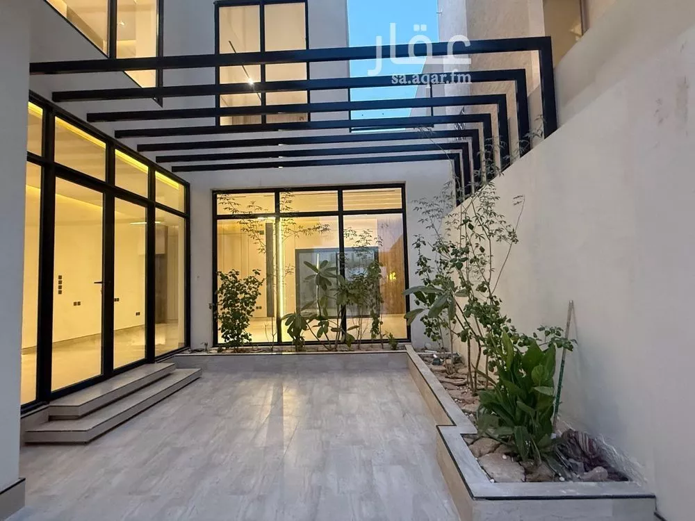 فيلا 6 غرف في المهدية 5