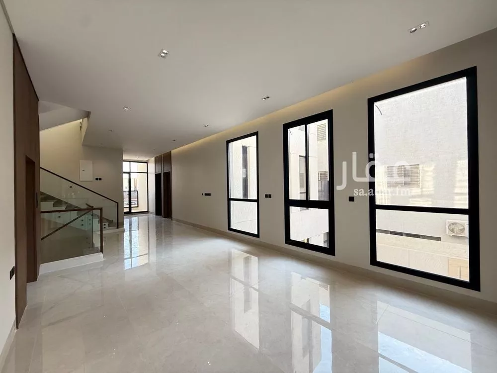 فيلا 6 غرف في المهدية 5