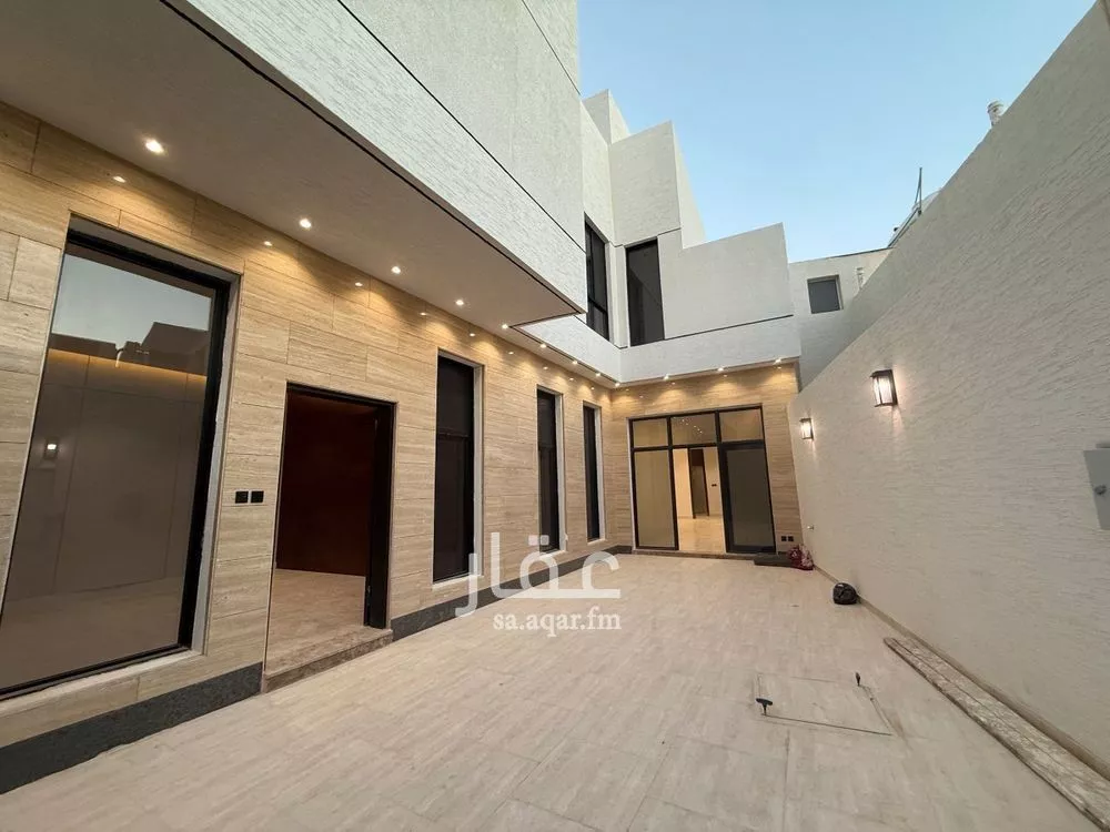 5 bedroom villa in Al Mahdiyyah 4