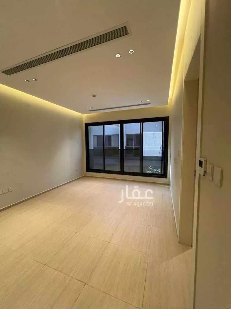 فيلا 4 غرف في العارض 5