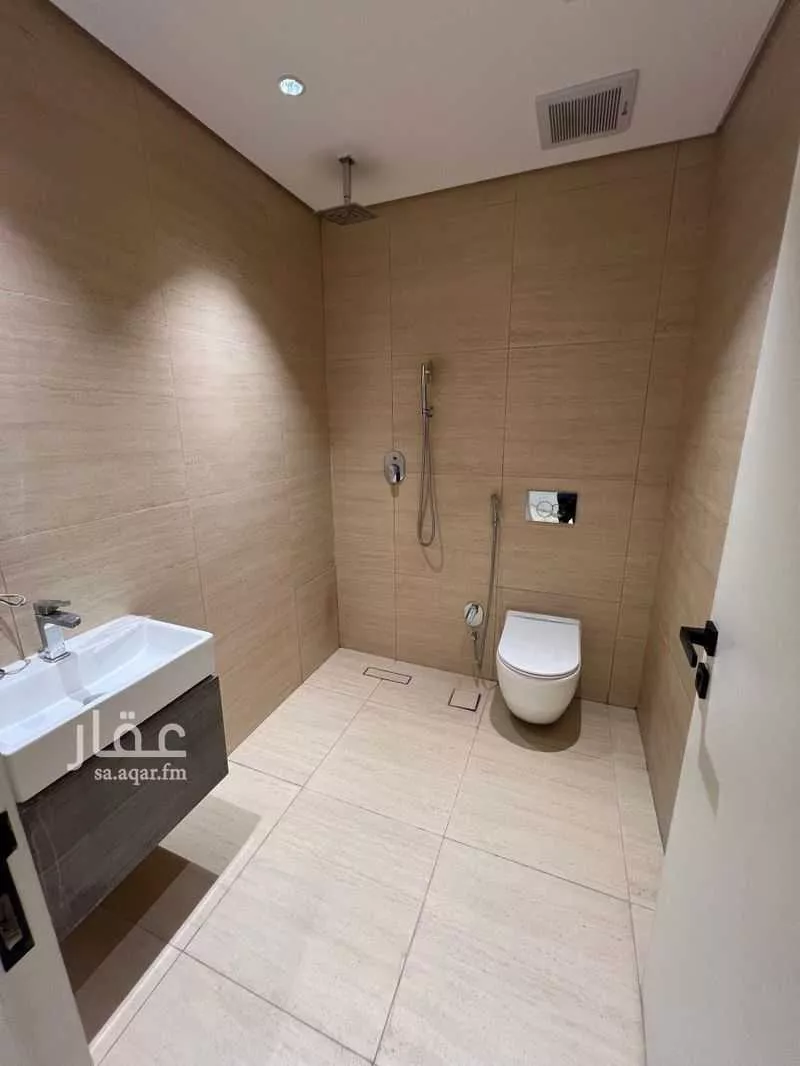 فيلا 4 غرف في العارض 3