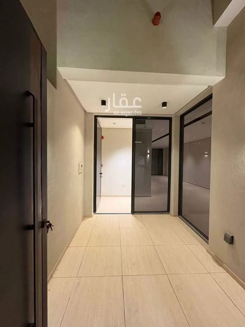 فيلا 4 غرف في العارض 2