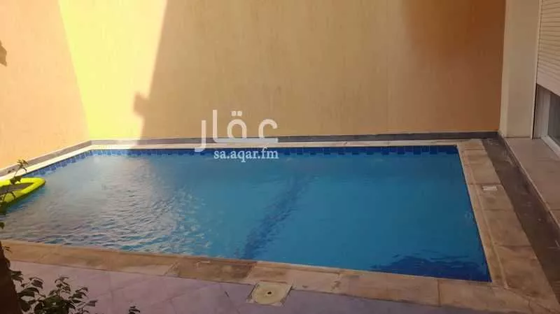 7 bedroom villa in Al Khalidiyyah 2
