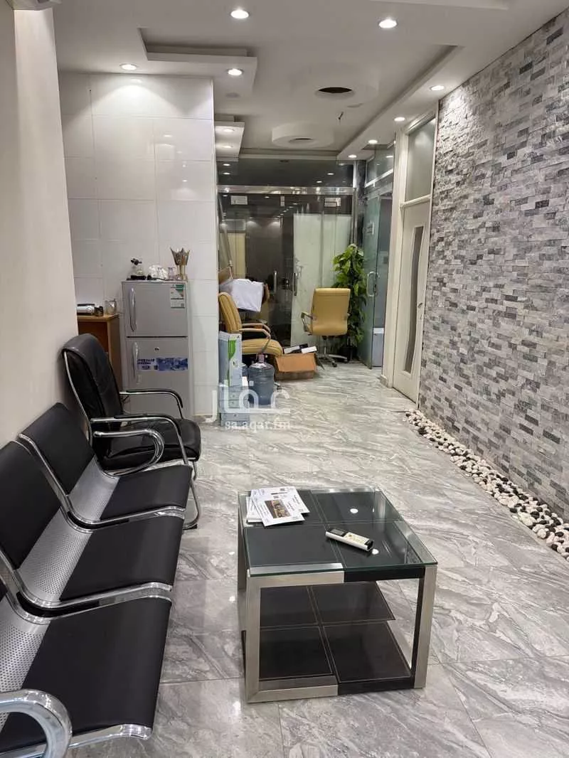 875 sqm office in Ishbiliyah 3