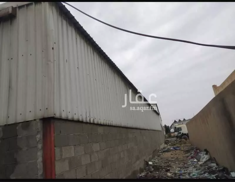 مستودع 250 م² في الصناعية 1