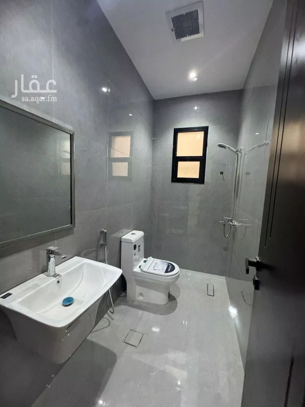 دور 4 غرف في العارض 4