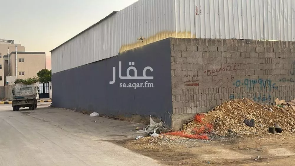 أرض 1001 م² في العارض 2