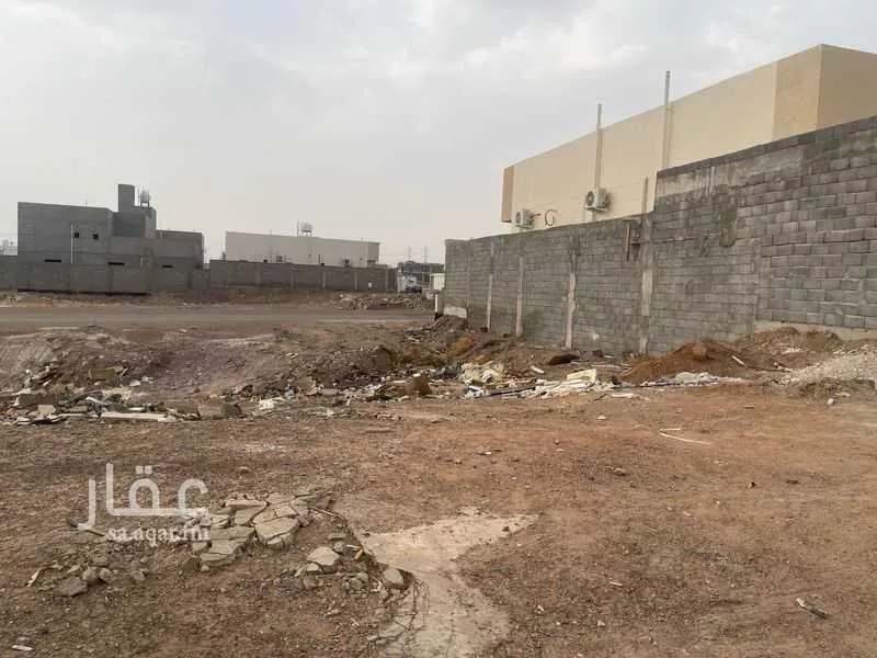أرض 500 م² في المطار