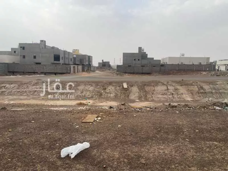 أرض 500 م² في المطار