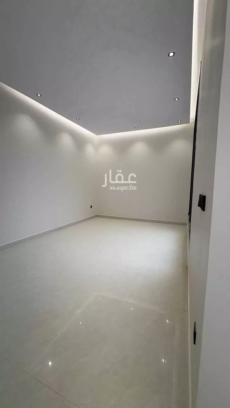 فيلا 5 غرف في الشرق 3