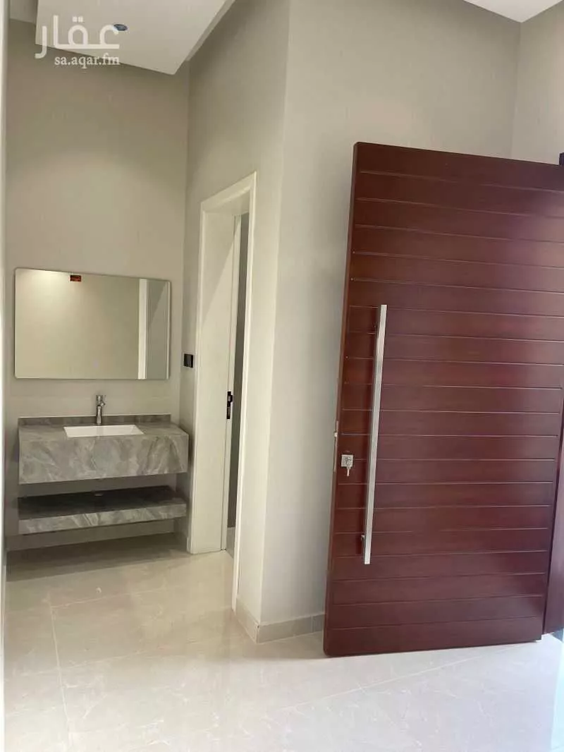 فيلا 7 غرف في طيبة 4