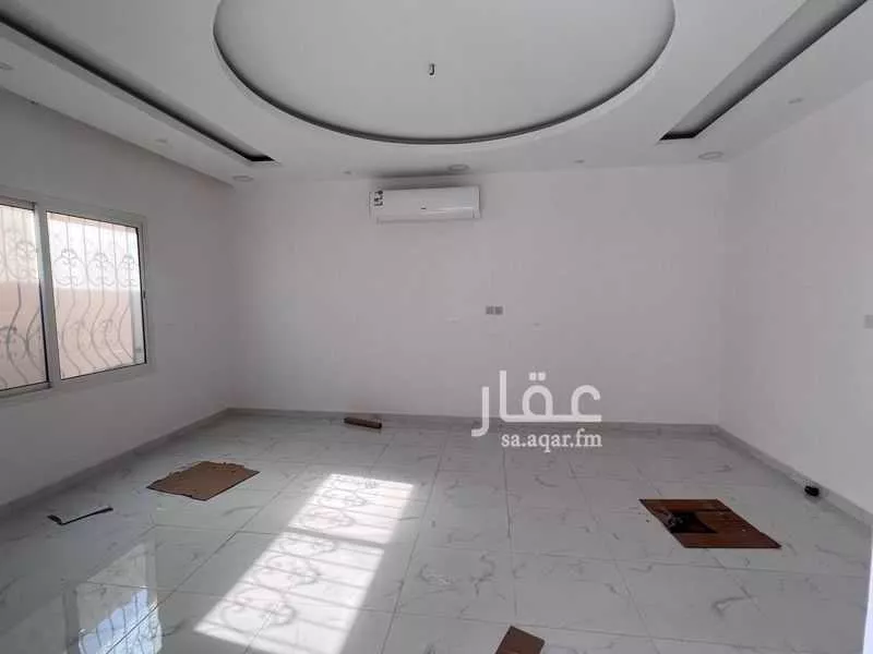 فيلا 5 غرف في العقيق 1