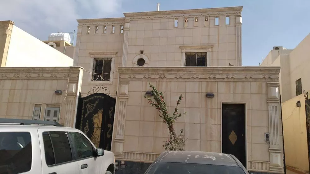 فيلا 12 غرف في المونسية