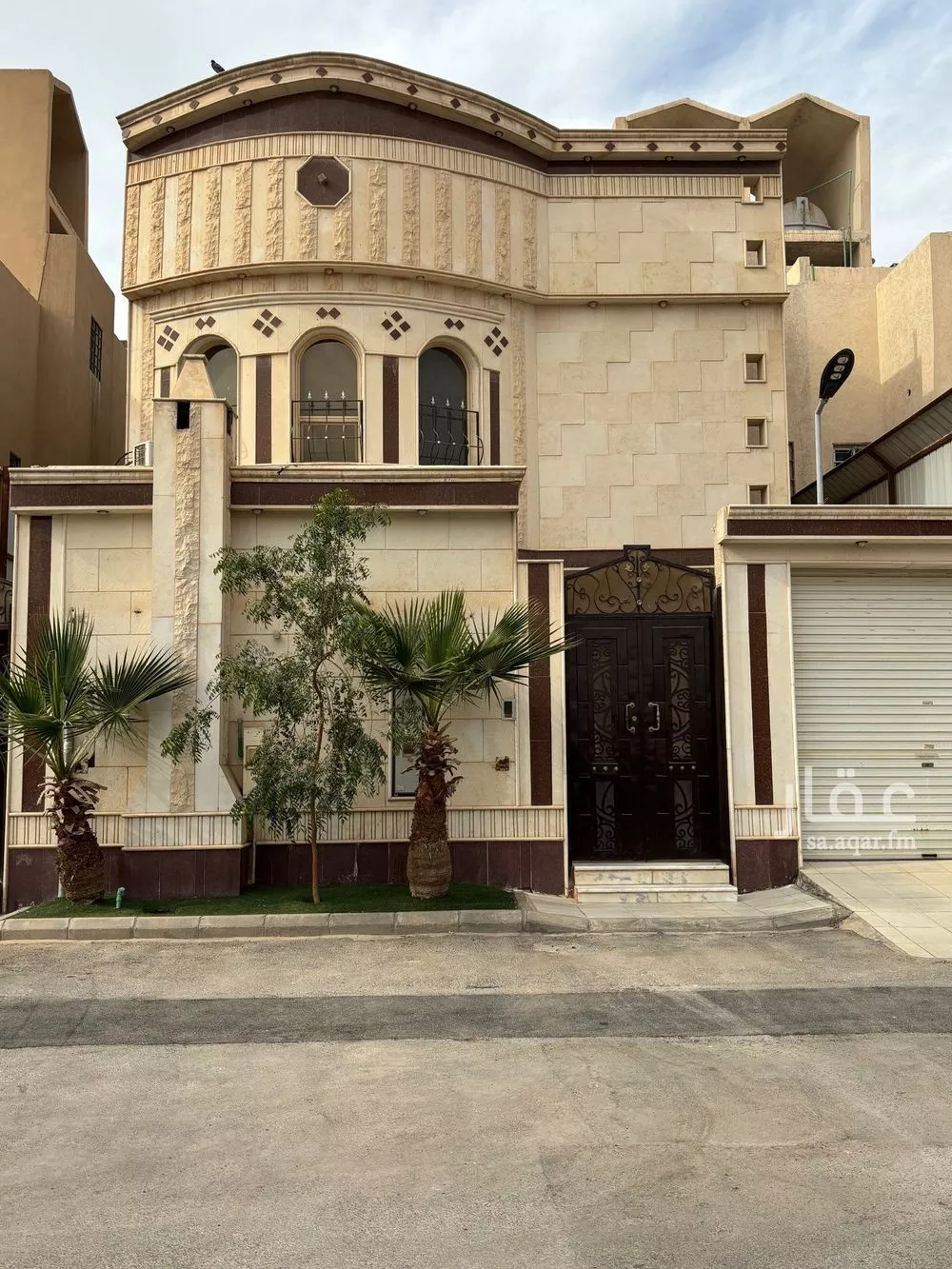 فيلا 9 غرف في المونسية