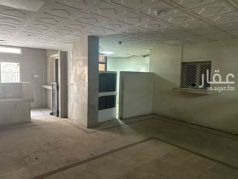 مكتب 383 م² في مدينة العمال 5