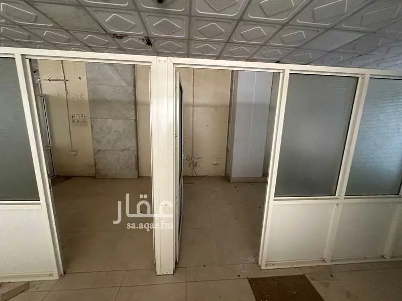 مكتب 383 م² في مدينة العمال 1