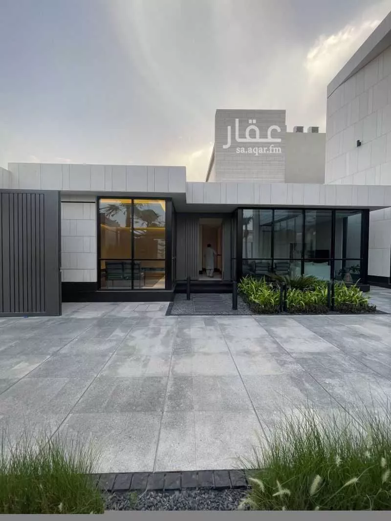 7 bedroom duplex in Al Malqa 5