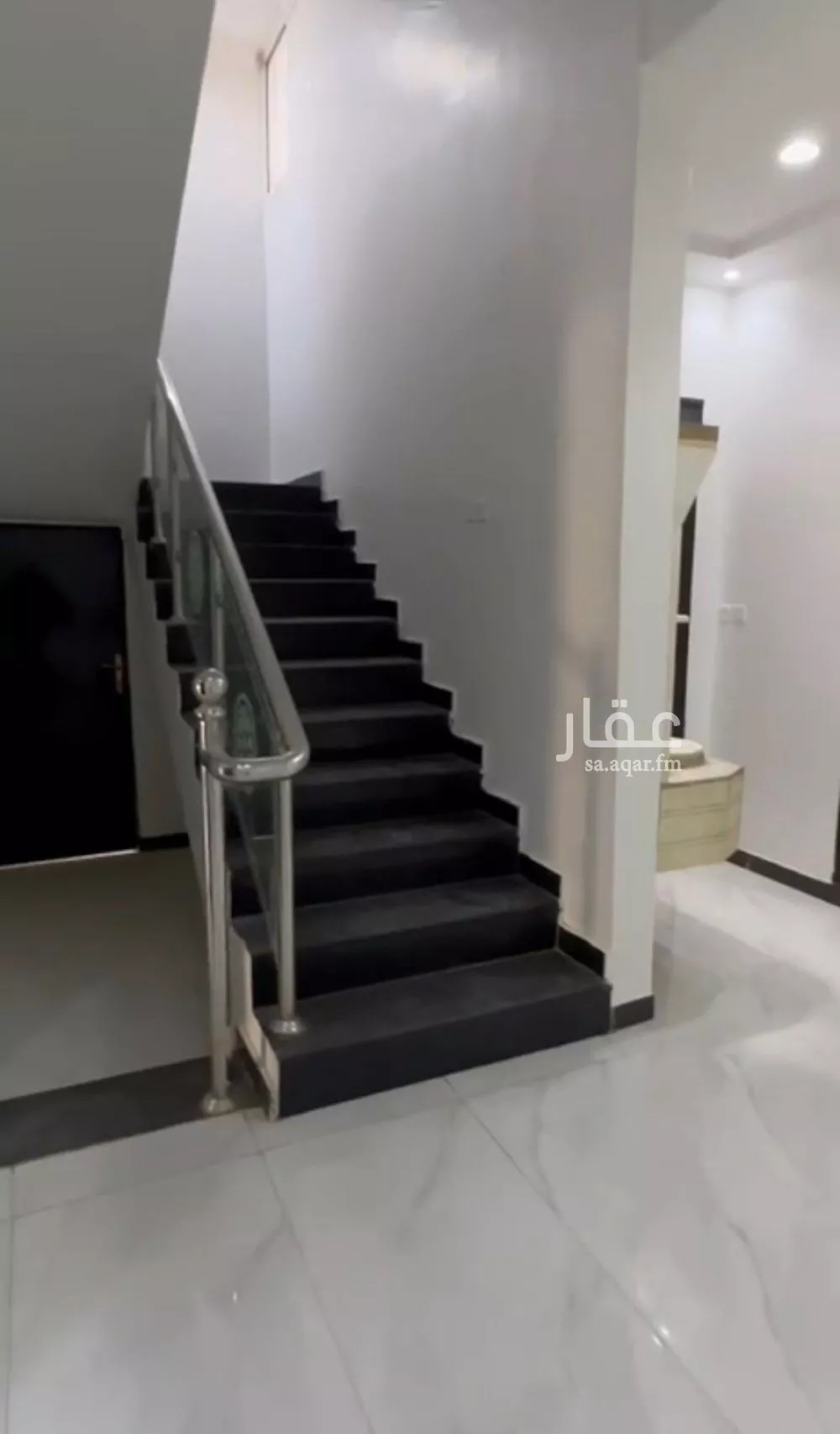 فيلا 5 غرف في عكاظ 3