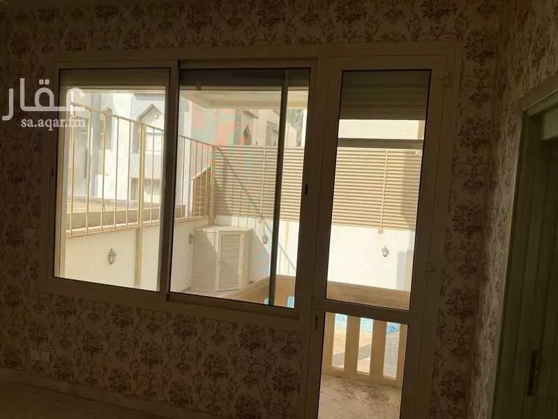 5 bedroom villa in Al Khalidiyyah 3