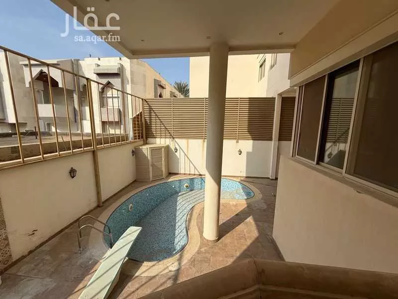 5 bedroom villa in Al Khalidiyyah 5